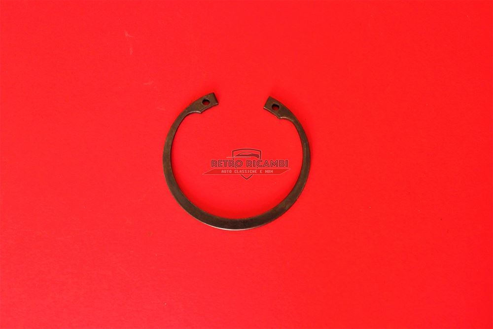 Original Ford Focus rear bearing retaining ring